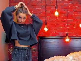 Live webcam model christynaross on Soda Cams