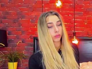 christynaross webcam