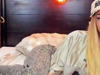 christynaross webcam model