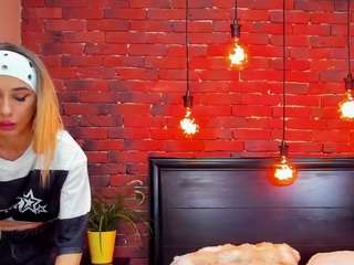 christynaross webcam