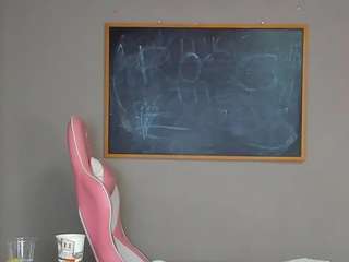 christynaross webcam