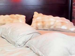 christynaross webcam