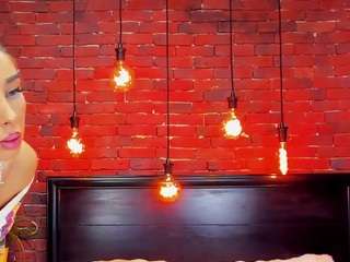 christynaross live cam profile