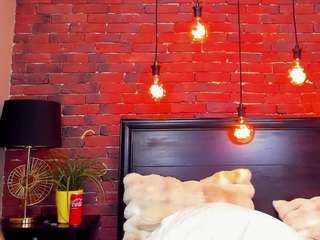 christynaross live cam profile