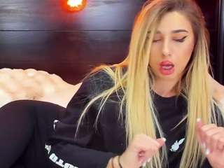 christynaross webcam