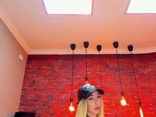 christynaross webcam