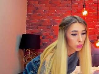 christynaross webcam