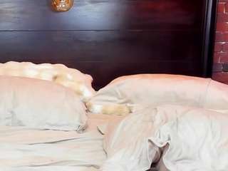 christynaross webcam