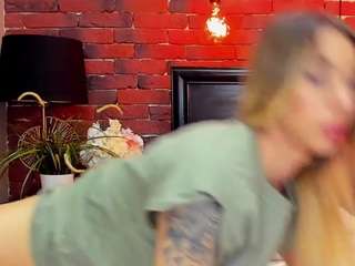 Live webcam model christynaross on Soda Cams