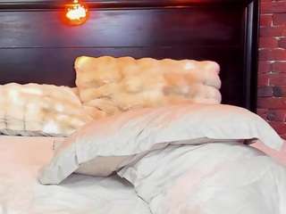 christynaross webcam