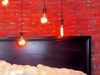 Live webcam model christynaross on Soda Cams