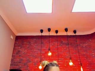 christynaross webcam