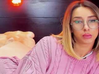 christynaross webcam