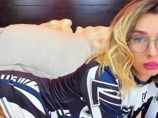 christynaross webcam
