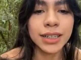 Live webcam model ashleygreene on Soda Cams