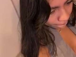 Live webcam model ashleygreene on Soda Cams