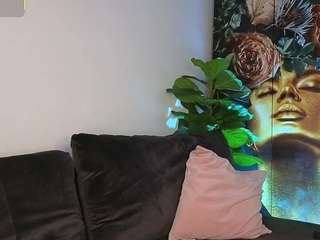sweetreya live on CamSoda