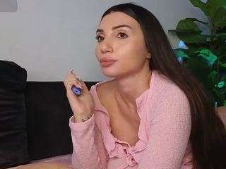 sweetreya live on CamSoda