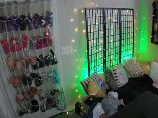 Voyeu House camsoda voyeurcam-sheenarose-01