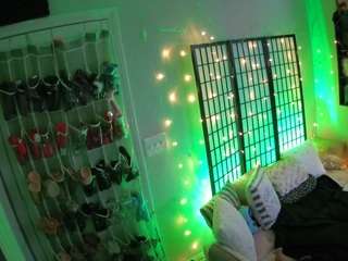 Voyeur Cams Live camsoda voyeurcam-sheenarose-01