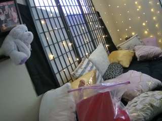 voyeurcam-sheenarose-01