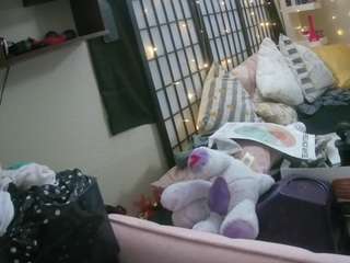 voyeurcam-sheenarose-01