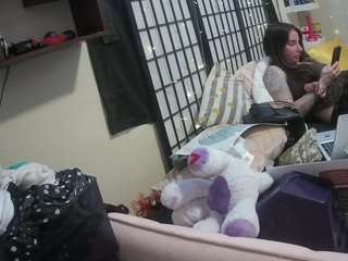 voyeurcam-sheenarose-01