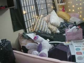 voyeurcam-sheenarose-01