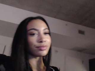 jazminlareina Live Webcam on CamSoda