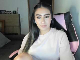 FROSTING BOOBS AT GOAL #bigboobs #latina #beauty [1525 tokens remaining]