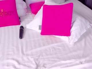brieneblair Live Webcam on CamSoda
