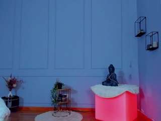 Live webcam model brieneblair on Soda Cams