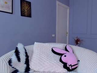 brieneblair Live Webcam on CamSoda