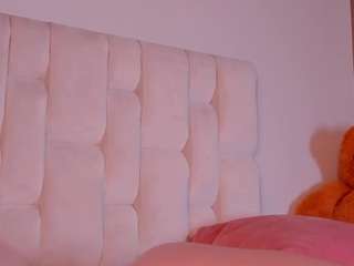 Live webcam model kikievega on Soda Cams