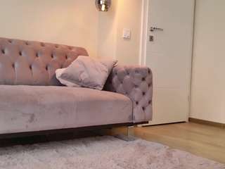 This model is live right now. lenna-goddess