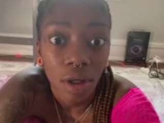 Live webcam model princesspyt on Soda Cams