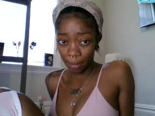 Live webcam model princesspyt on Soda Cams