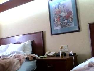 该模特正在直播。 princesspyt