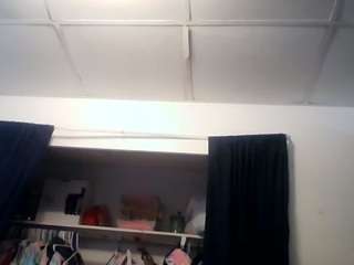 starlight1983 live cam preview