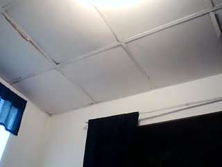 starlight1983 live cam preview