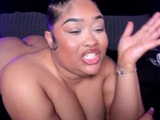 Live webcam model misszylahd on Soda Cams