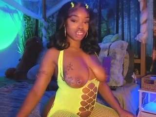lovely-brown94 webcam model