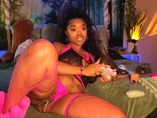 Live webcam model lovely-brown94 on Soda Cams