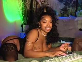 Live webcam model lovely-brown94 on Soda Cams