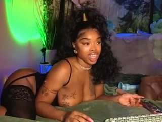 Live webcam model lovely-brown94 on Soda Cams