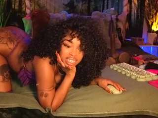 SLOPPY CREAMY LIL GAMERGIRL! PRETTY FEET WET THROAT CREAMER NERD / FUNSIZE EBONY KINK [1094 tokens remaining]