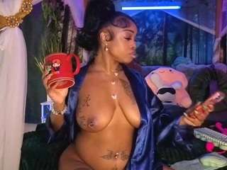 Live webcam model lovely-brown94 on Soda Cams