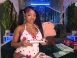 Live webcam model lovely-brown94 on Soda Cams