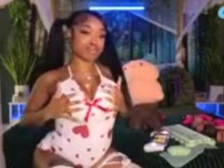 lovely-brown94 webcam