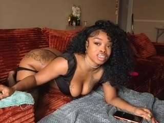 lovely-brown94 Live Webcam on CamSoda